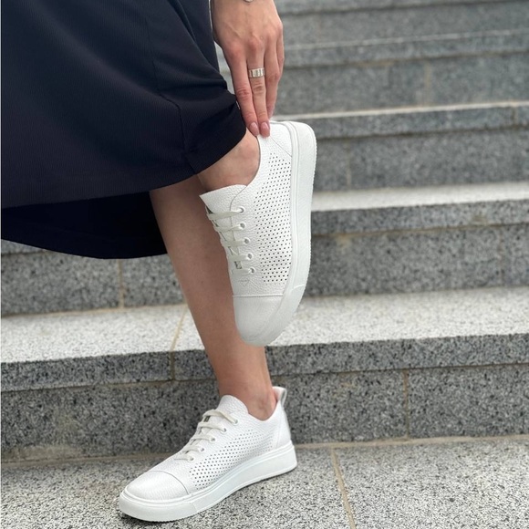 Sneakers - Picture 10 of 13